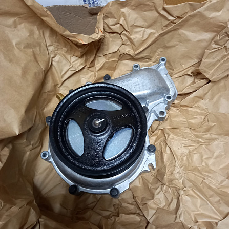 Помпа Scania DC 16 2142811 и прокладка водяного насоса Scania DC 16 1886663